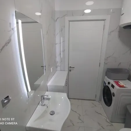 Leos New 2 Lejlighed