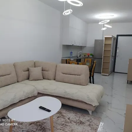 Leos New 2 Апартаменты *
