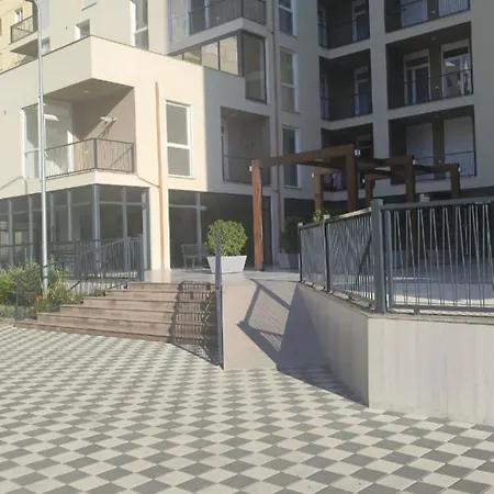 アパート Leos New 2 *