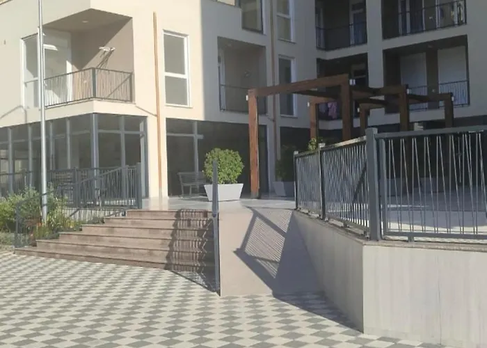 アパート Leos New 2 *