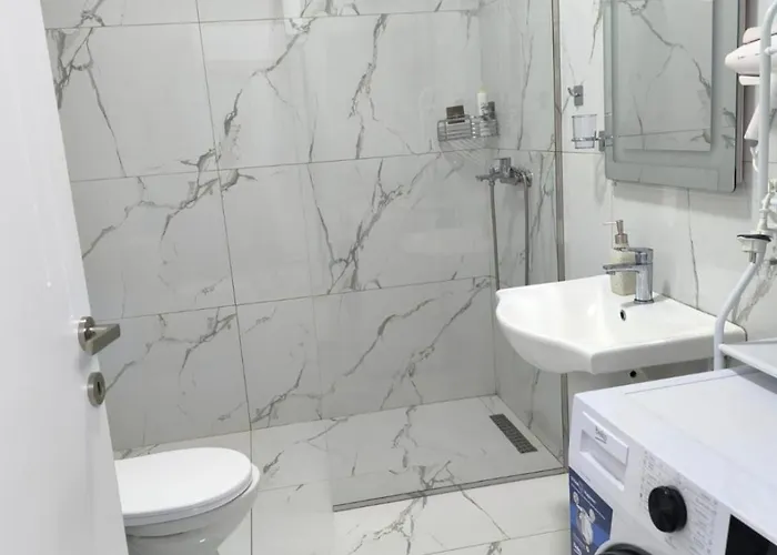 アパート Leos New 2